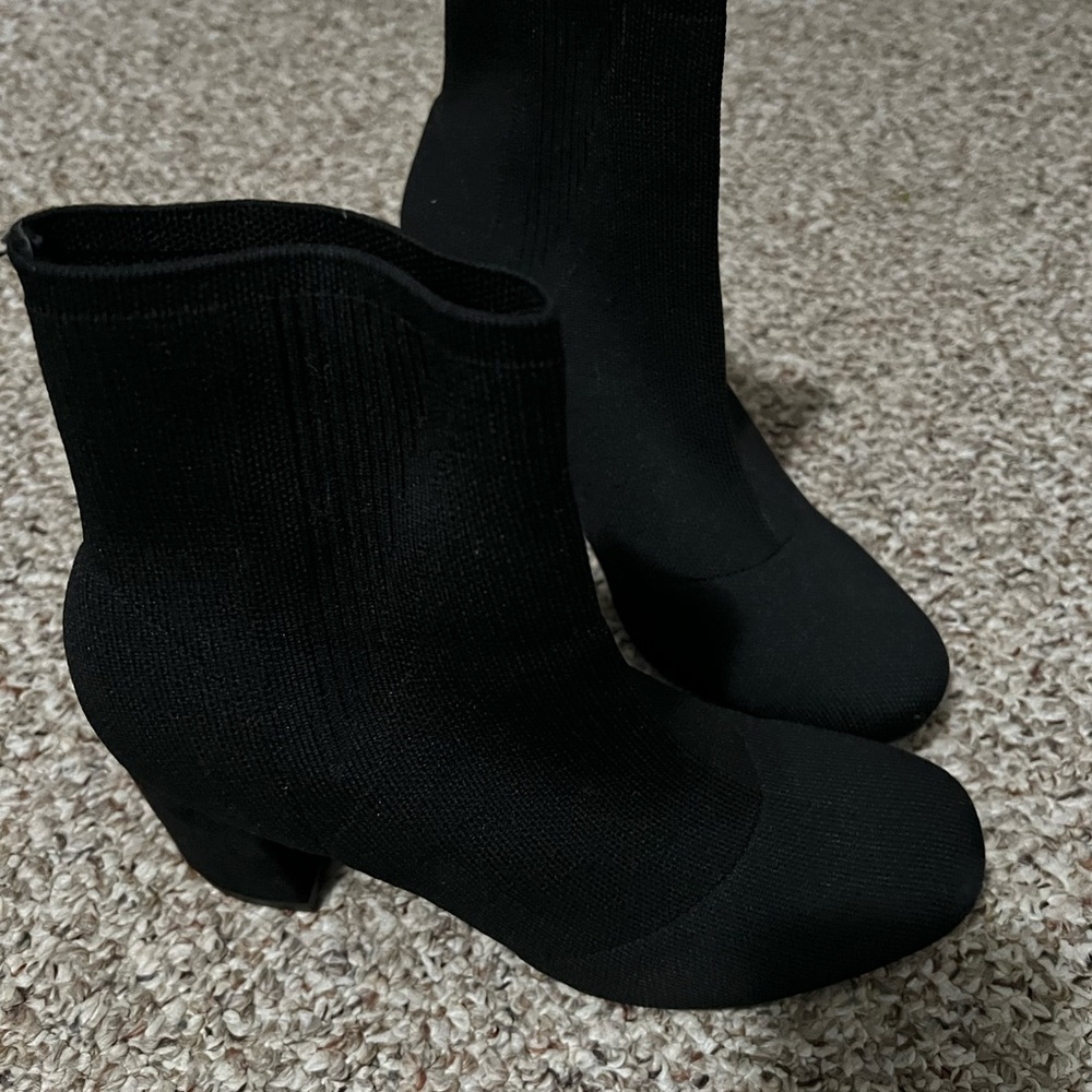 Elegant Black Ankle Boots